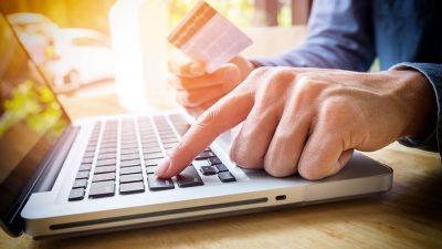 Siber korsanlar, evinde kargo bekleyenleri böyle dolandırıyor